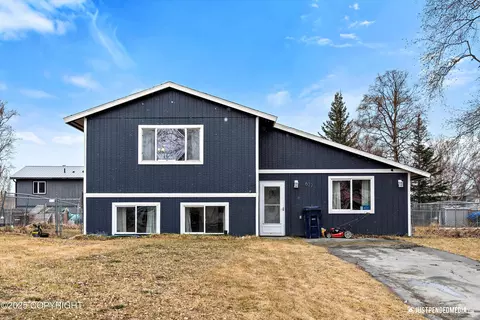 637 W Fern Ave, Palmer, AK 99645