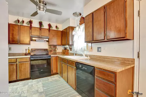 Kitchen - 8440 E 11th Ct, Anchorage, AK 99504 photo 2 of 3