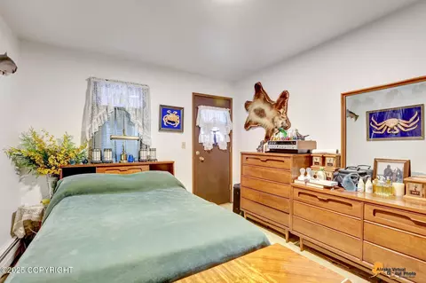 Bedroom - 8440 E 11th Ct, Anchorage, AK 99504 photo 7 of 9