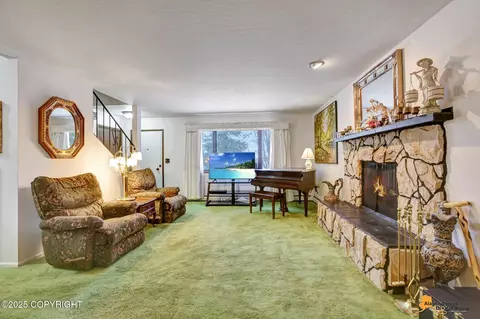 Living - 8440 E 11th Ct, Anchorage, AK 99504 photo 4 of 5