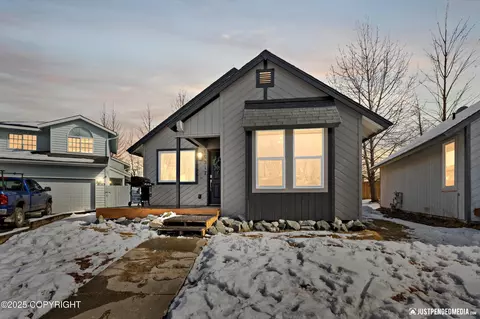 10317 Thuja Cir, Anchorage, AK 99507