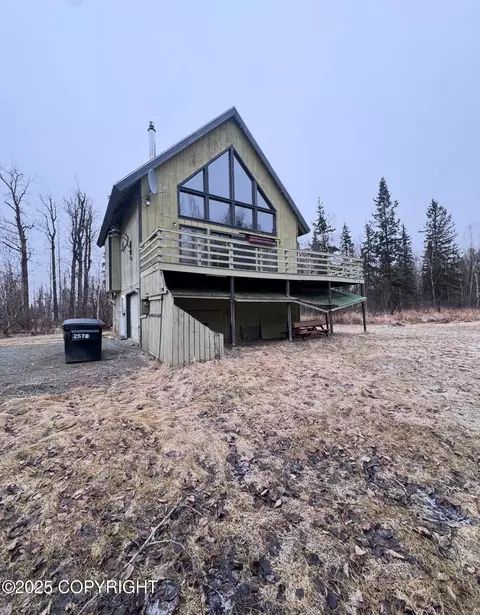 13089 E Wycoff Dr, Palmer, AK 99645