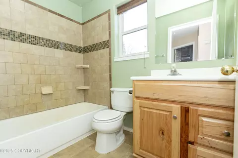 Bath - 10127 Crest View Ln, Eagle River, AK 99577 photo 5 of 9