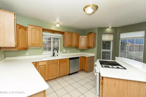 Kitchen - 10127 Crest View Ln, Eagle River, AK 99577 photo 1 of 4