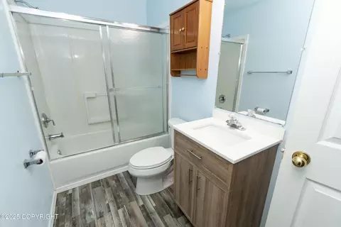 Bath - 10127 Crest View Ln, Eagle River, AK 99577 photo 8 of 9
