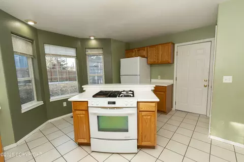 Kitchen - 10127 Crest View Ln, Eagle River, AK 99577 photo 2 of 4