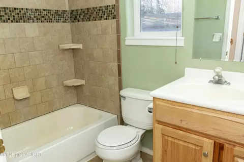 Bath - 10127 Crest View Ln, Eagle River, AK 99577 photo 6 of 9