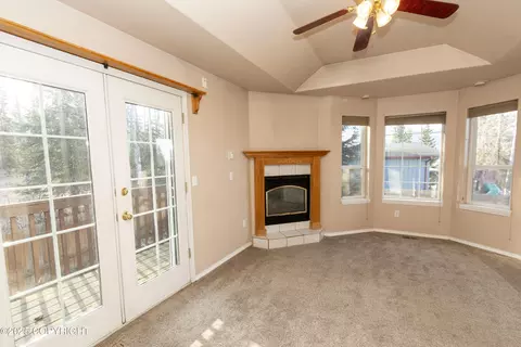 Living - 10127 Crest View Ln, Eagle River, AK 99577 photo 5 of 5