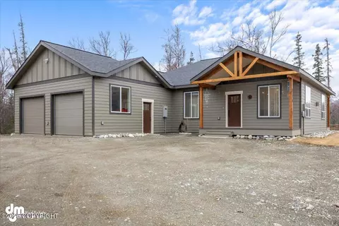 8110 N Mohawk St, Palmer, AK 99645