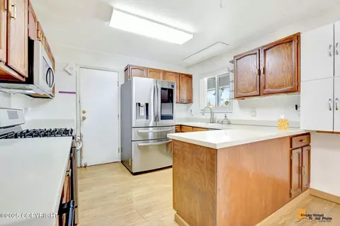 Kitchen - 7770 Lotus Dr, Anchorage, AK 99502 photo 3 of 3