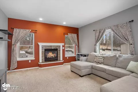 Living - 4491 E Serendipity Loop, Wasilla, AK 99654 photo 4 of 6