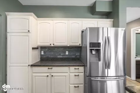 Kitchen - 4491 E Serendipity Loop, Wasilla, AK 99654 photo 4 of 8