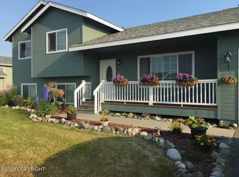 13646 E Field Ln, Palmer, AK 99645