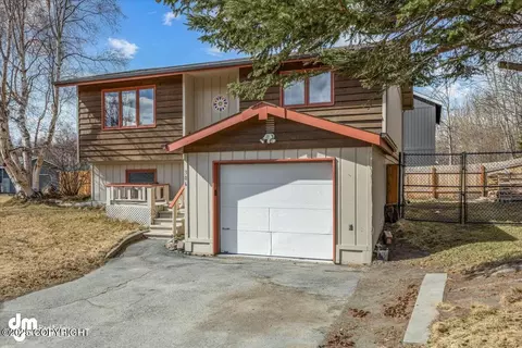 306 Gloria St, Palmer, AK 99645