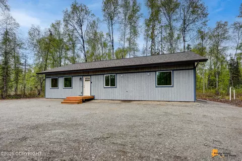 21149 S Morel Cir, Talkeetna, AK 99676