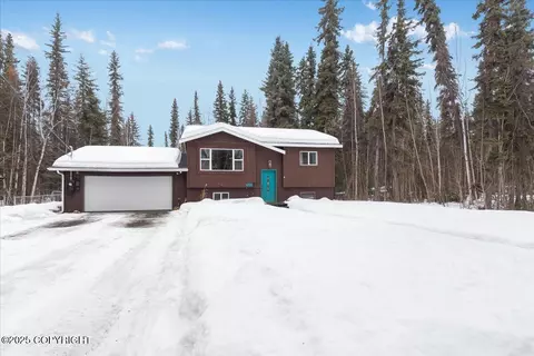 2585 Carrie Lynn Dr, North Pole, AK 99705