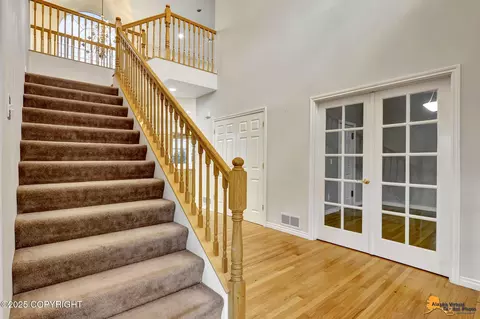 Entry Way - 9915 Middlerock Rd, Anchorage, AK 99507 photo 6 of 13