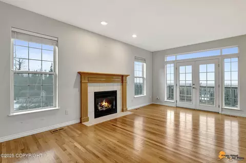 Living - 9915 Middlerock Rd, Anchorage, AK 99507 photo 3 of 6