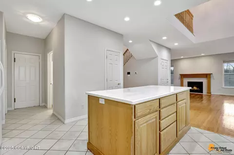 Entry Way - 9915 Middlerock Rd, Anchorage, AK 99507 photo 8 of 13