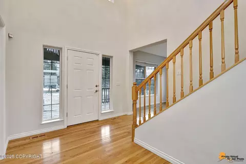 Entry Way - 9915 Middlerock Rd, Anchorage, AK 99507 photo 7 of 13