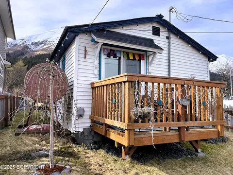 Exterior - 428 Third Ave, Seward, AK 99664 photo 3 of 10