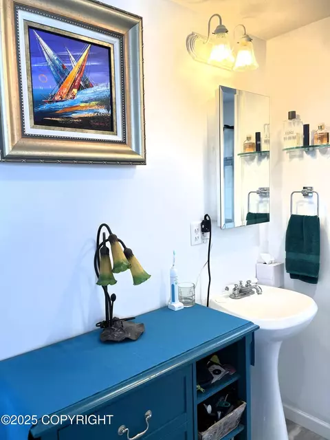 Bath - 428 Third Ave, Seward, AK 99664 photo 1 of 3