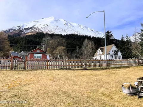 Exterior - 428 Third Ave, Seward, AK 99664 photo 9 of 10