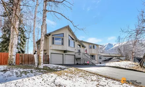 9501 Noak Cir, Eagle River, AK 99577