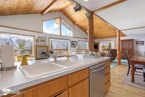 Kitchen - 3669 Pullen Cir, Eagle River, AK 99577 photo 4 of 10