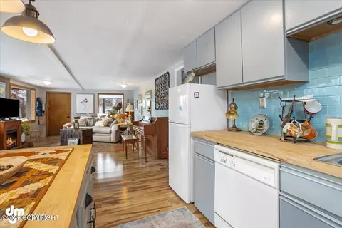 Kitchen - 3669 Pullen Cir, Eagle River, AK 99577 photo 10 of 10