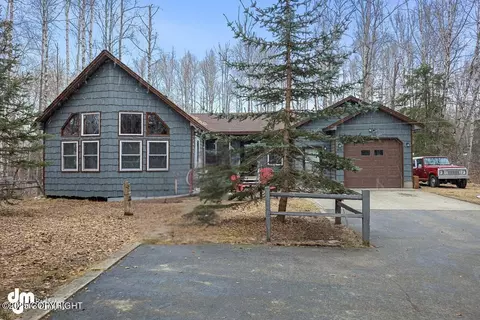 9810 W Bridle Ln, Wasilla, AK 99623