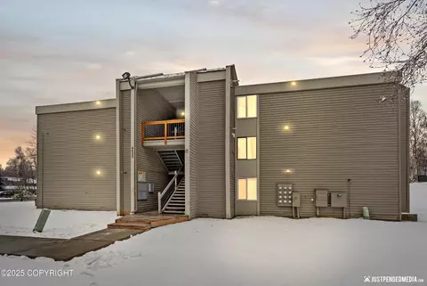 4620 Reka Dr # B8, Anchorage, AK 99508