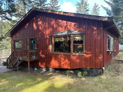 520 Bonaparte Cir, Kodiak, AK 99615