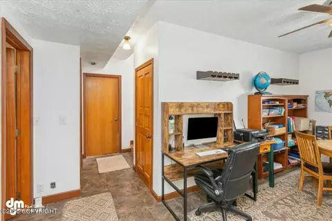 Entry Way - 19501 Wingham Cir, Eagle River, AK 99577 photo 7 of 7