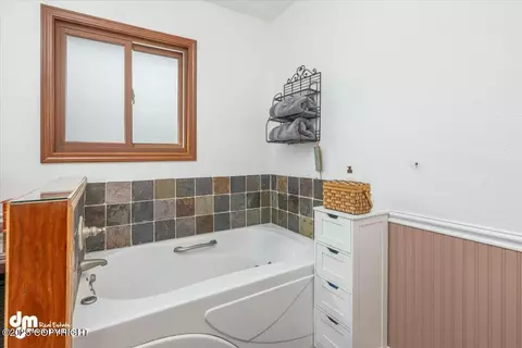 Bath - 19501 Wingham Cir, Eagle River, AK 99577 photo 2 of 4