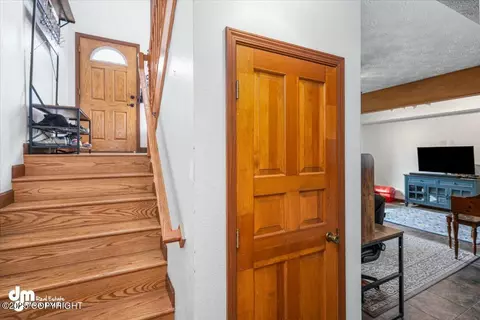 Entry Way - 19501 Wingham Cir, Eagle River, AK 99577 photo 3 of 7
