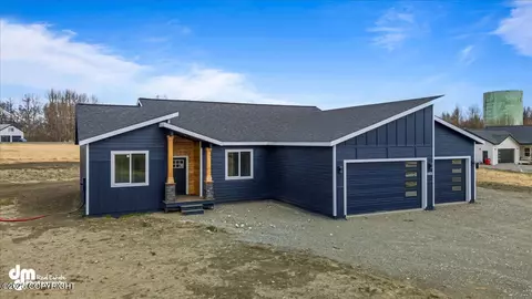 11835 E Apple Cir, Palmer, AK 99645