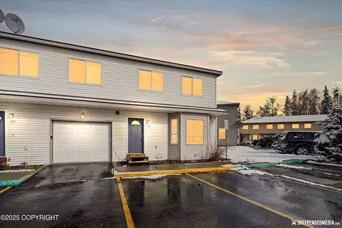 137 Rusty Allen Pl, Anchorage, AK 99504