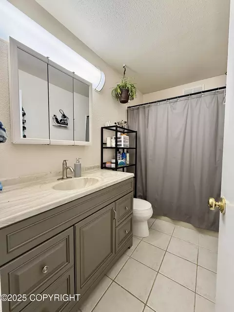 Bath - 6330 E 35th Ave, Anchorage, AK 99504 photo 1 of 2