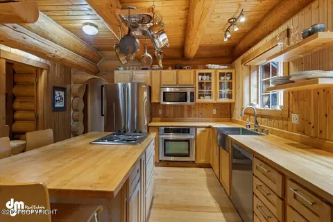Kitchen - 22253 Elkhorn Cir, Eagle River, AK 99577 photo 4 of 5