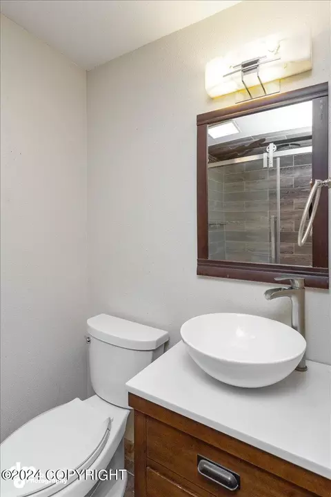 Bath - 22253 Elkhorn Cir, Eagle River, AK 99577 photo 7 of 8