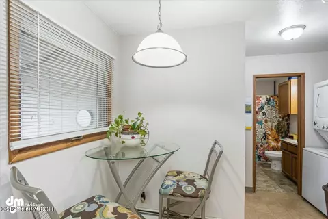 Dining - 231 Mccarrey St # 14A, Anchorage, AK 99508 photo 1 of 1