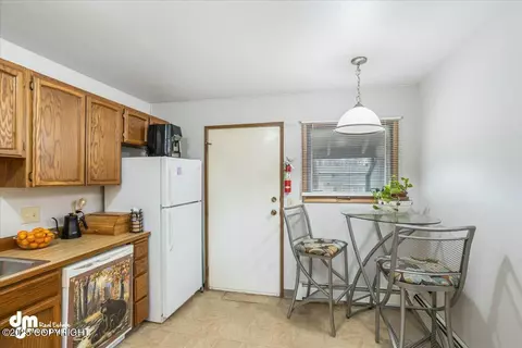 Kitchen - 231 Mccarrey St # 14A, Anchorage, AK 99508 photo 4 of 4