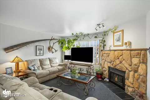 231 Mccarrey St # 14A, Anchorage, AK 99508