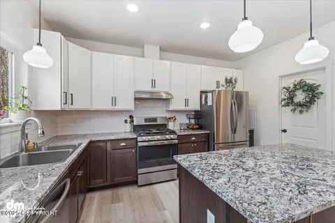 Kitchen - 7786 E Flint Dr, Wasilla, AK 99654 photo 1 of 2
