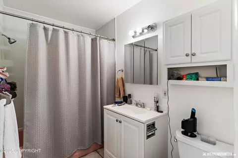 Bath - 1401 E 10th Ave, Anchorage, AK 99501 photo 4 of 4