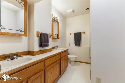 Bath - 9660 E Ortner Loop, Palmer, AK 99645 photo 6 of 8