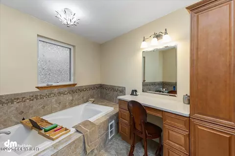 Bath - 9660 E Ortner Loop, Palmer, AK 99645 photo 2 of 8