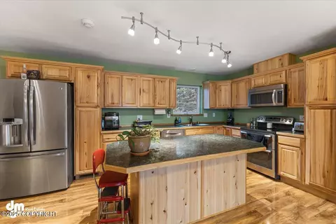 Kitchen - 9660 E Ortner Loop, Palmer, AK 99645 photo 2 of 5