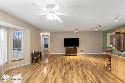 Living - 9660 E Ortner Loop, Palmer, AK 99645 photo 2 of 4